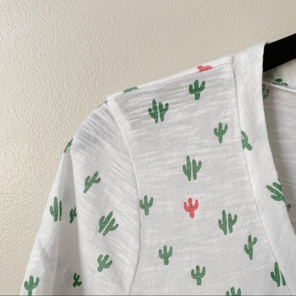Caslon Cactus Print Pocketed V Neck T-Shirt - Picture 3 of 8